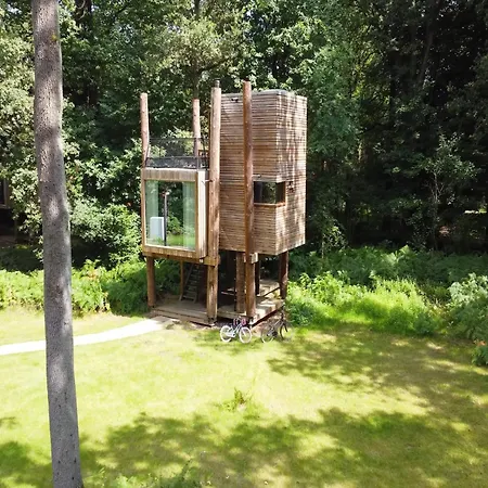 Luxury Treehouse Retreat Сasa de vacaciones Antoing