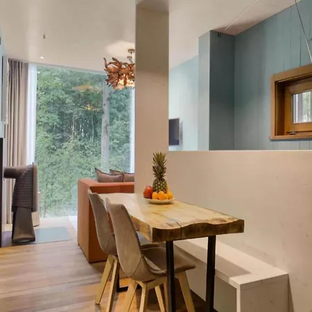 Luxury Treehouse Retreat *