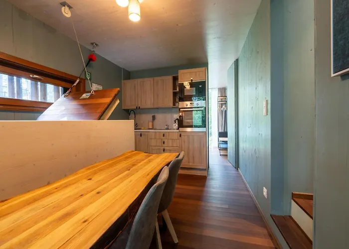 Luxury Treehouse Retreat * Antoing